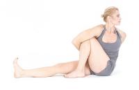 marichyasana c corso yoga per dolori schiena milano spazio solo salute