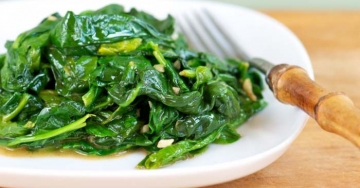 Magici spinaci, una verdura apprezzata da sempre per le sue proprietà