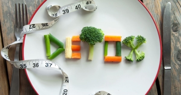 Questi 7 segreti detox sono ideali per dimagrire senza dieta velocemente e mangiando con gusto